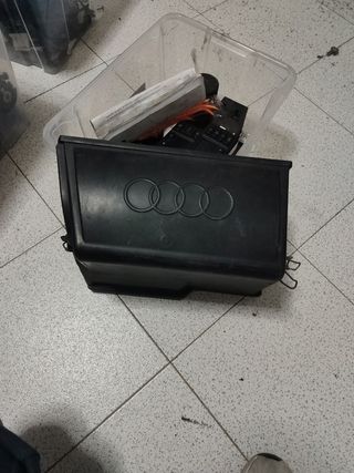 Tapa batería Audi 80