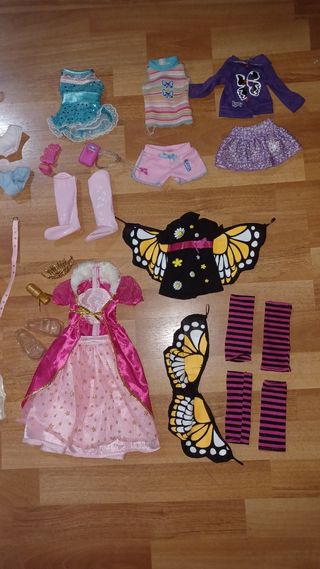 Lote ropa Nancy y muñecas