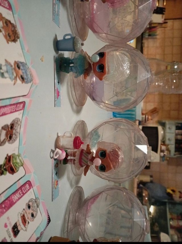 L.O.L Surprise glitter globe
