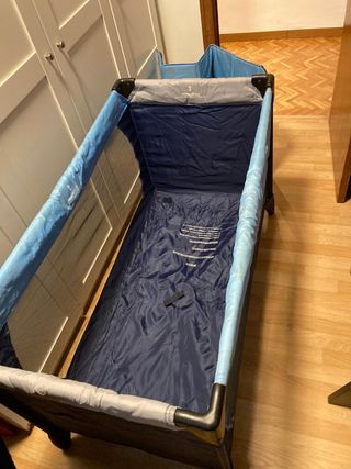 Llit de viatge. Cama de viaje