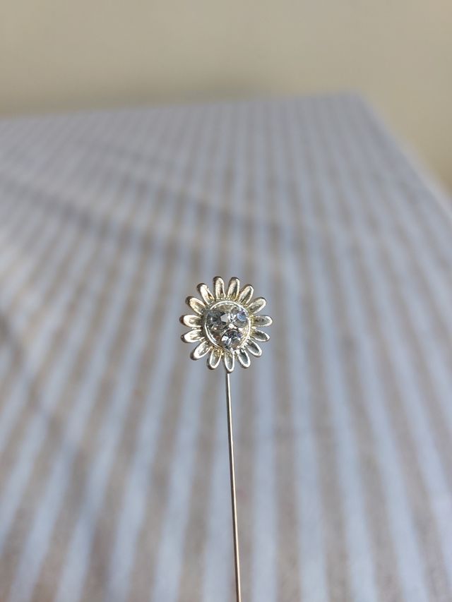 Alfiler de boda. Broche