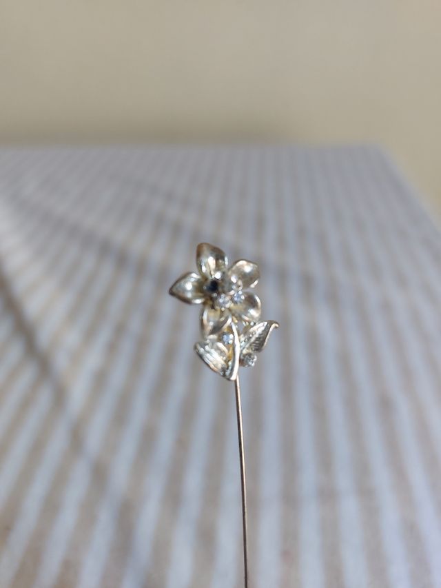 Alfiler de boda. Broche