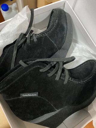 Cuñas invierno terciopelo negras tipo botín