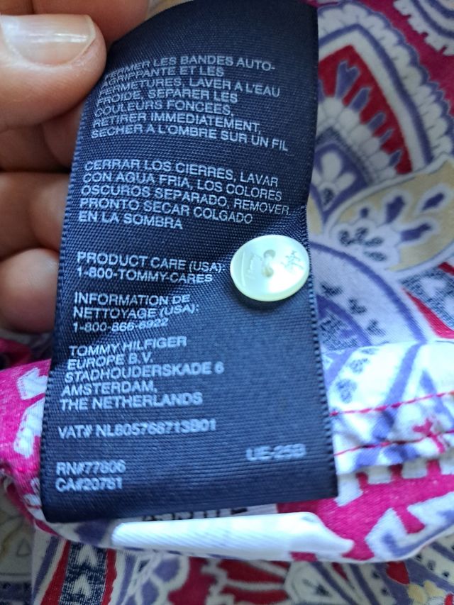 Blusa  estampada de mujer .