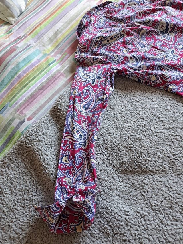 Blusa  estampada de mujer .