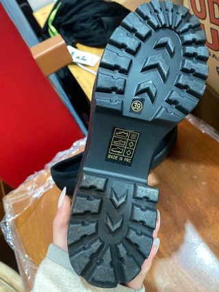 Mocasines negros ante con tacon