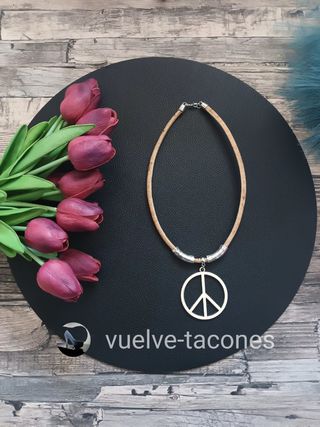 ⭐ Collar de la paz en zamak y corcho  🎁
