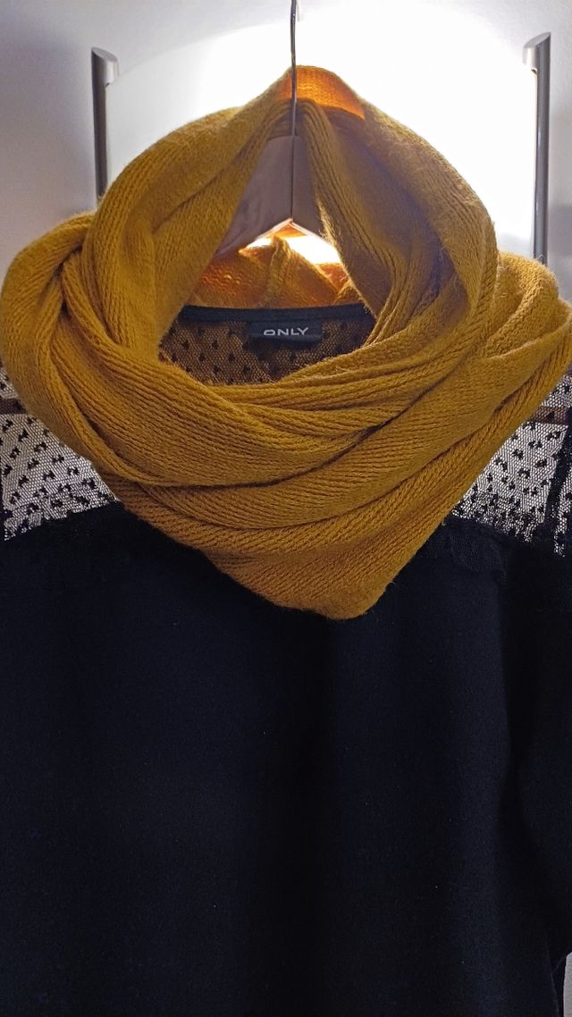 Cuello buff color mostaza