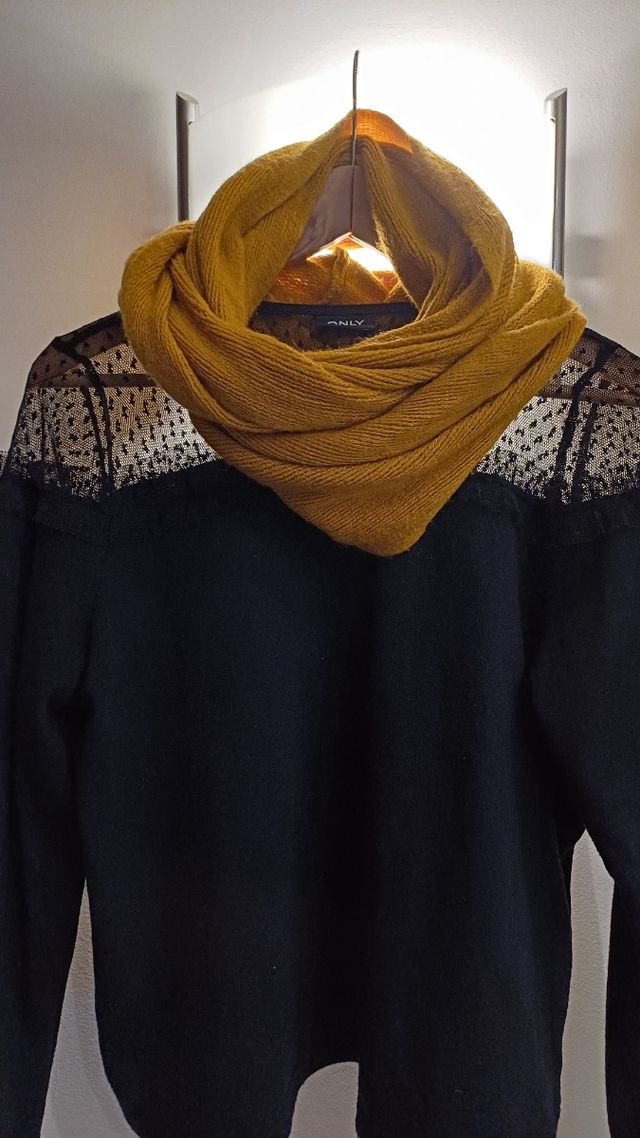 Cuello buff color mostaza