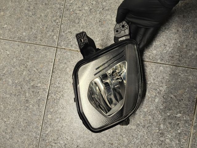 Faro antinieblas izquierdo Ford Fiesta