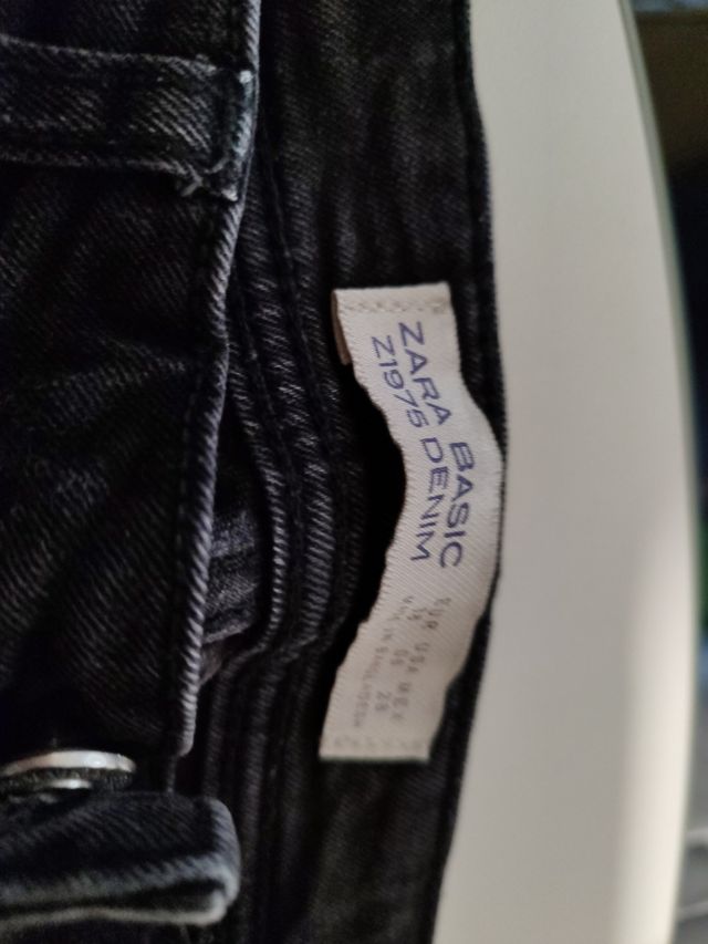 Pantalón pitillo vaquero negro mujer