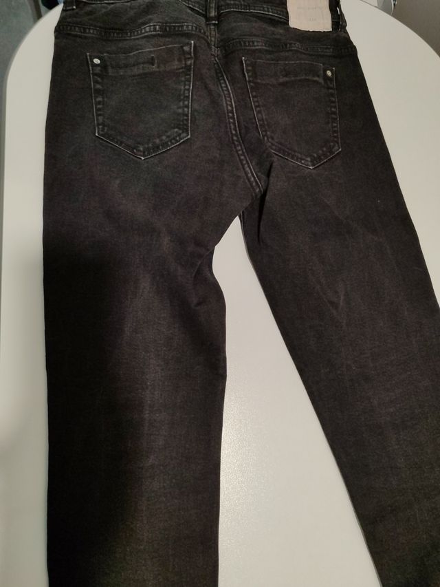 Pantalón pitillo vaquero negro mujer