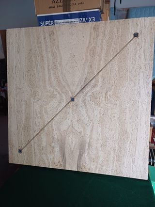 Piano di marmo quadrato