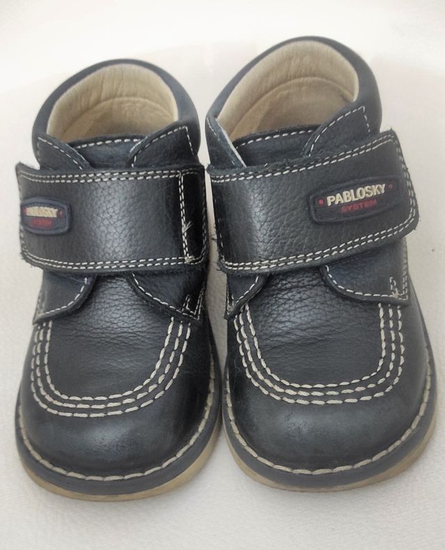 Botín azul marino Pablosky primeros pasos