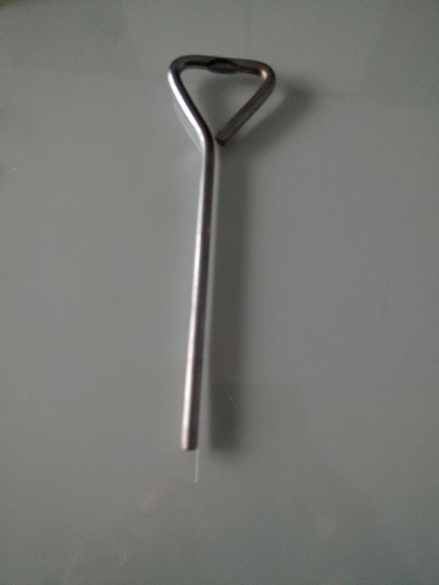 Abre latas antiguo y botellas.