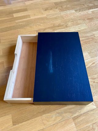 Estante de pared con cajón