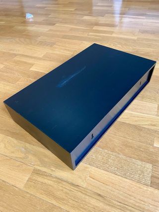 Estante de pared con cajón