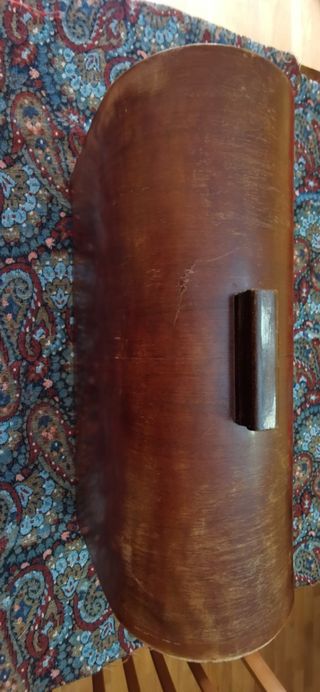 Tapa máquina de coser antigua.