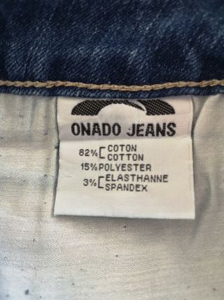 Pantalon vaquero con dibujo bordado