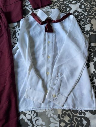 Traje de niño de comunion color burdeos 