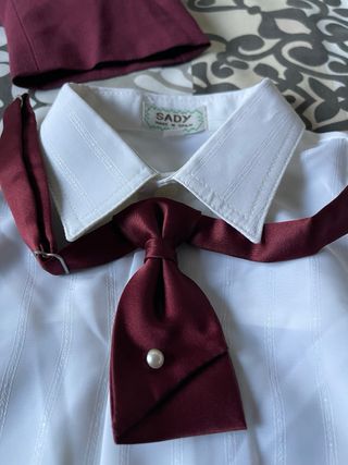 Traje de niño de comunion color burdeos 