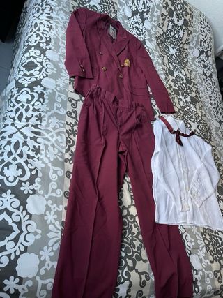 Traje de niño de comunion color burdeos 