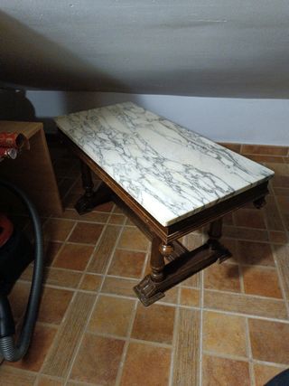 Mesa con mármol 