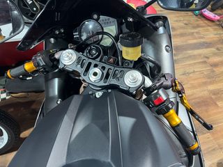 YAMAHA R1 ¨CROSSPLANE¨