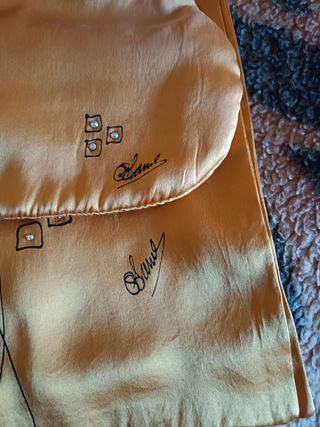 Guantes, estola y bolso de fiesta