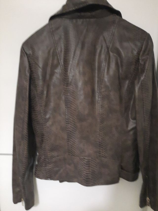 CHAQUETA POLIPIEL SIN USO COMO NUEVA