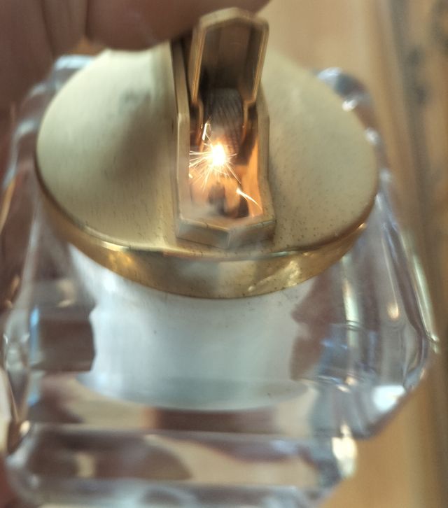 Accendino vintage in metacrilato trasparente