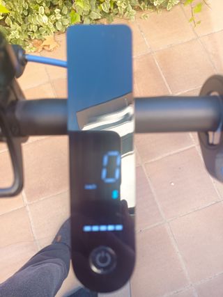 Patinete eléctrica Xiaomi y casco