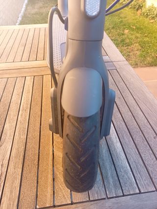 Patinete eléctrica Xiaomi y casco