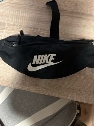 RIÑONERA NIKE