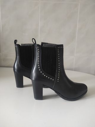 Botines auténtico cuero Apolina.Nuevos.