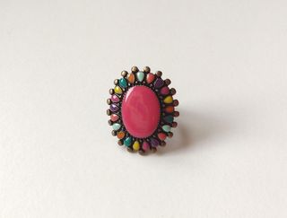 Anillo grande con óvalo multicolor