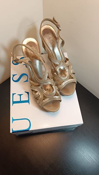 Zapato de tacón GUESS
