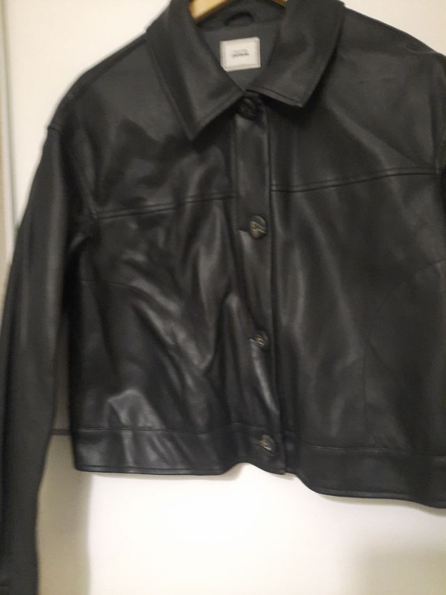 CHAQUETA CORTA POLIPIEL SIN USO COMO NUEVA