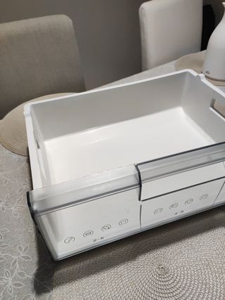 Lote cajon de congelador+ estantes nevera Balay