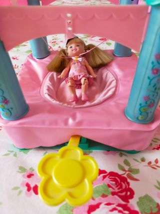 Il castello gonfiabile della sorella di Barbie