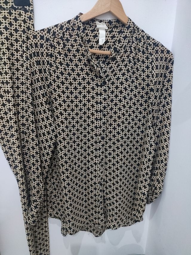 Conjunto blusa y pantalón con dibujo