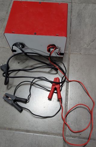 Cargador de batería FERVE F-805
