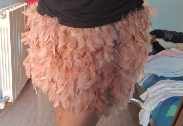 Falda plumas