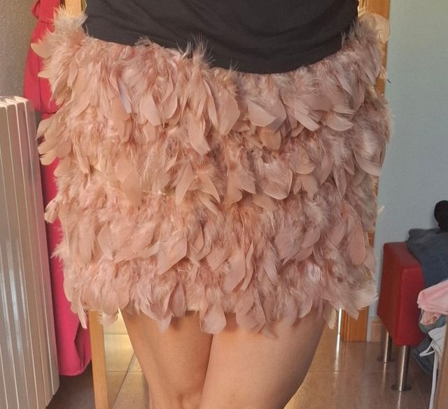 Falda plumas