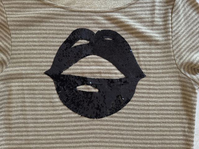 Camiseta dorada de Mango. Talla S