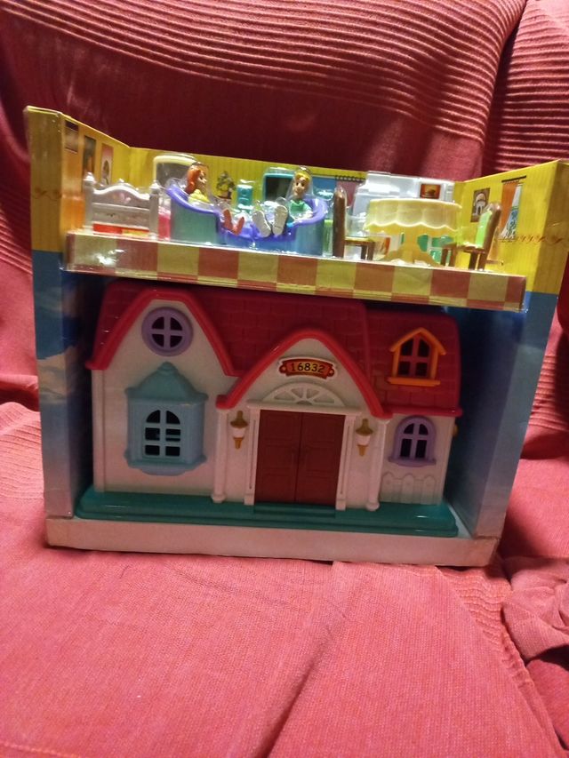 Casa de muñecas plegable. HOME SWEET.