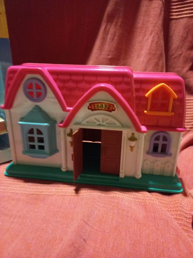 Casa de muñecas plegable. HOME SWEET.