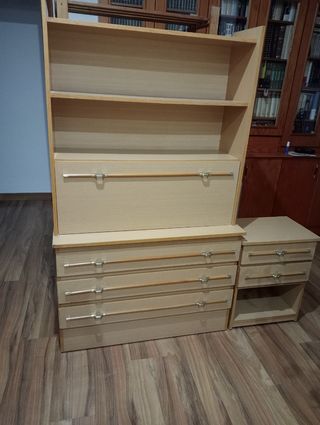 Mesilla de noche y mueble librería