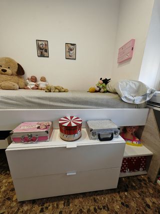 Cama alta con escritorio