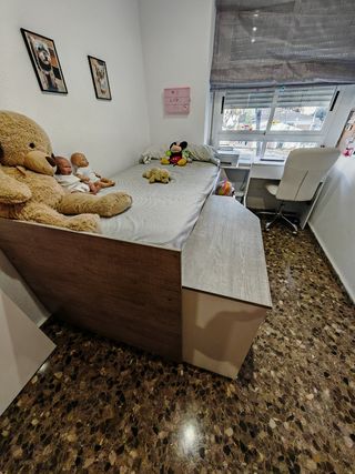 Cama alta con escritorio